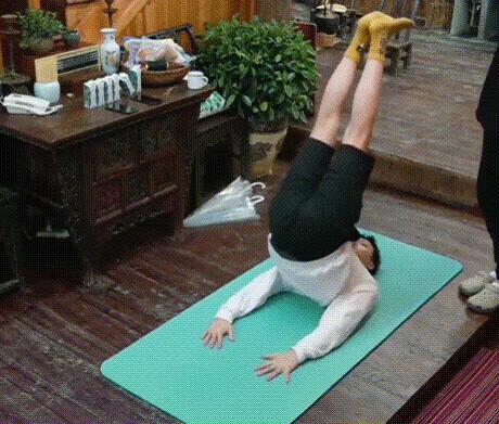 《向往的生活》彭昱畅减肥动作怎么做陈伟霆亲自给他做示范! 吉祥坊手机官网