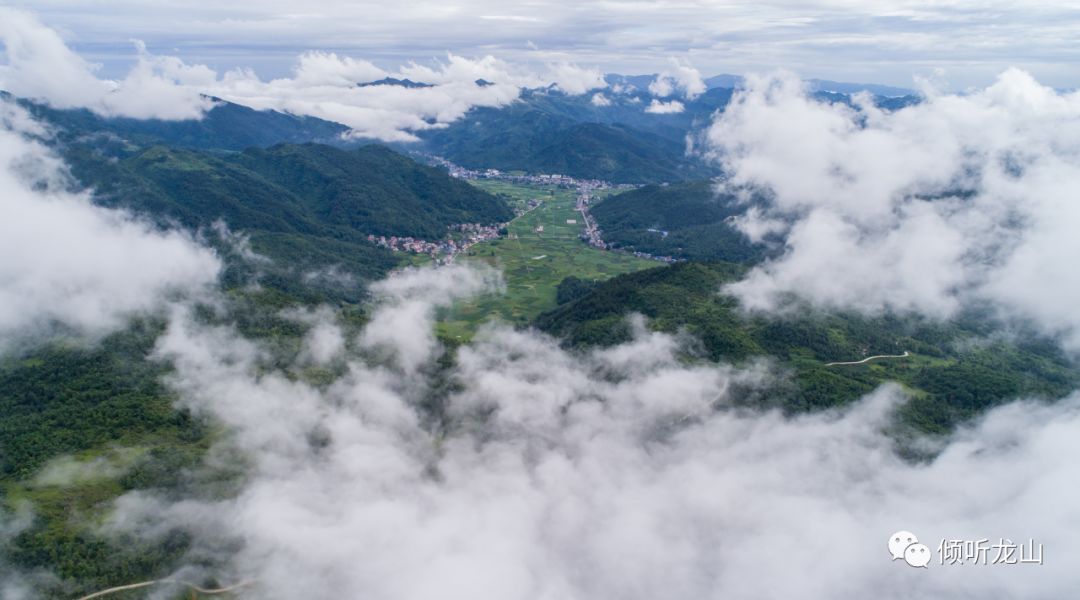 龙山红岩溪有个小洛塔,绣球花遍地开,约吗?线路在这请