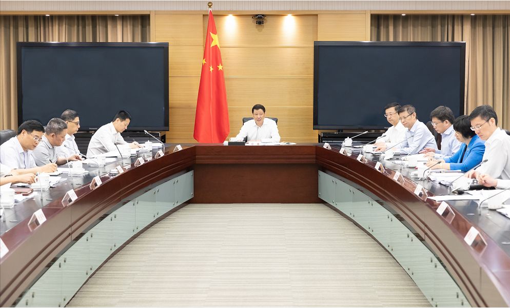 加强市政府党组自身建设和公务员队伍建设!今天的市政府党组会议传达学习全会精神 qy8千亿国际
