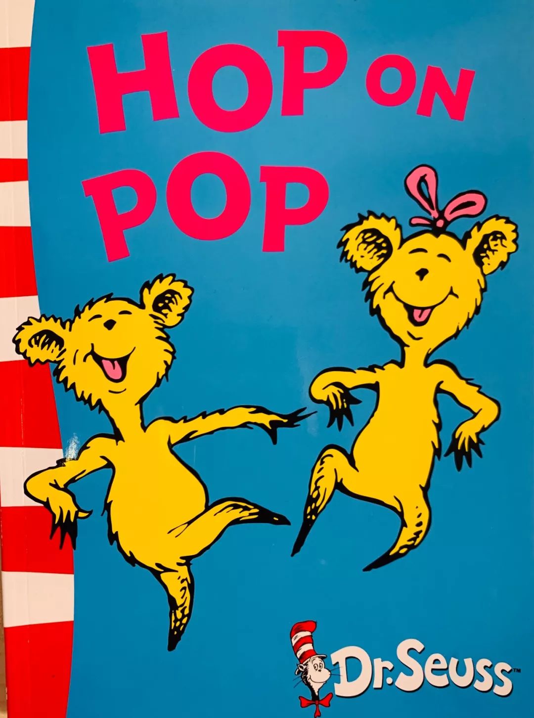 《hop on pop》是一本关于单词和造句的绘本,苏斯博士用颜色鲜艳却
