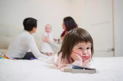 多子女家庭父母别偏心”:真正孝顺的,不见得是你喜欢的那个 澳门大发888游戏下载