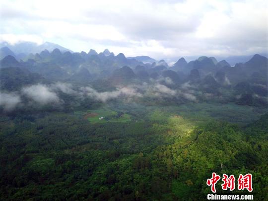 广东连南万山朝王国家石漠公园启动建设 e乐博官方网站