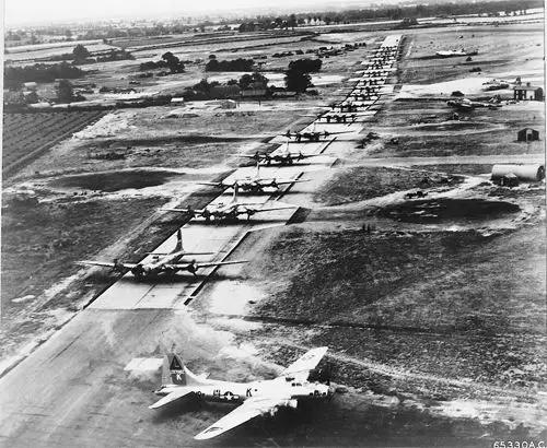 苦涩的胜利,第八航空队最后的投弹任务