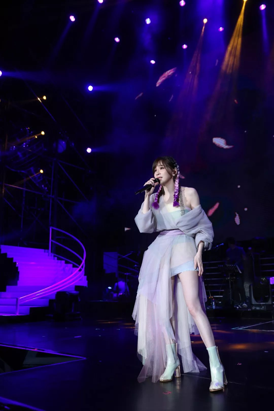 云朵演唱会现场版专辑 9faa40b8ad8c4ddf83a0b950fa1e16de.jpeg