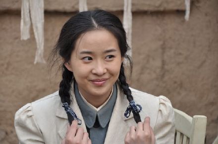 17岁参军,23岁出嫁,为革命想放弃胎儿,警卫不忍,偷换药草 澳门新金沙网址