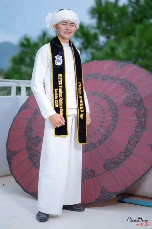 傣族男子礼服:旅游文化先生选美