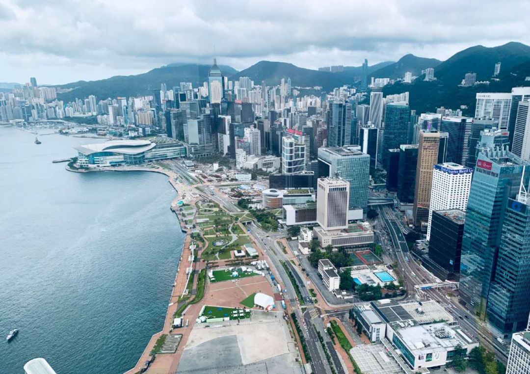 但这样窄的路不是元朗特有的,整个香港,包括传统的香港市中心:中西区