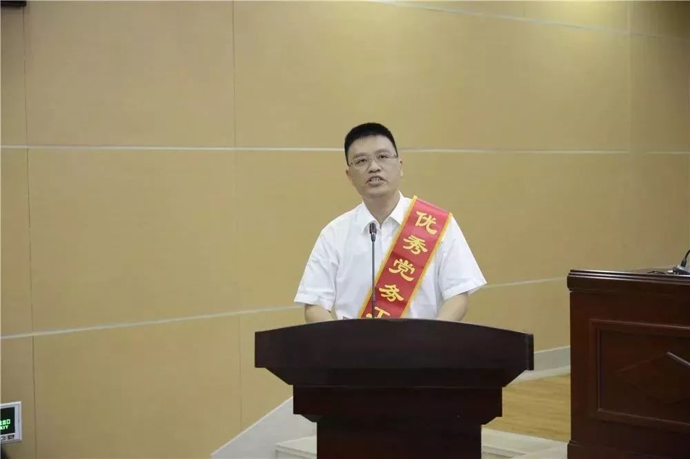 区农水局水利建设管理站副站长廖景隆发言现场花絮区委副书记苏松炎