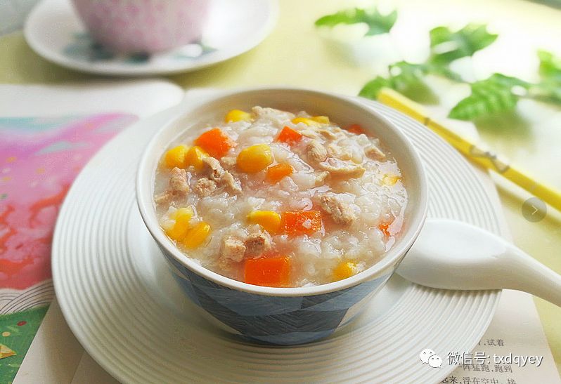 玉米瘦肉粥午点番茄蛋花汤炒小白菜土豆焖排骨西瓜鸡蛋肉丝青菜捞面