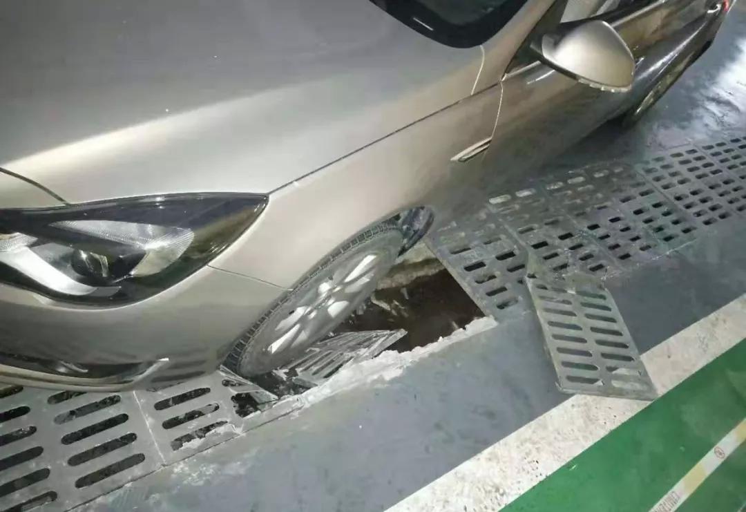车子误陷车库陷阱 民警积极调解化纠纷 全球最大网赌正规平台