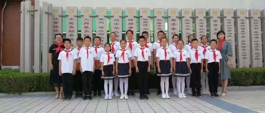【升旗台】初心不改,传承使命,肥城市龙山小学举行国旗护卫队交接仪式