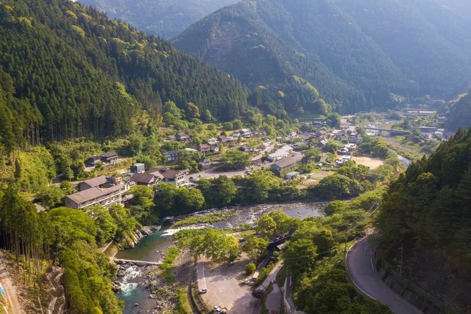 一年四季都可以去美丽的上胜町进行活水温泉旅行