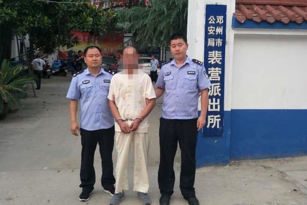 邓州裴营民警入户走访牵出湖北籍潜逃技术开锁大盗 成人av在线观看