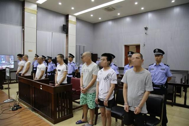 主犯死刑!这伙人在养鸡场里制出百余公斤毒品