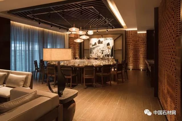 蓝色灯带店铺 15b7bda501fb4cc9a8e10c9e45816ade.jpeg