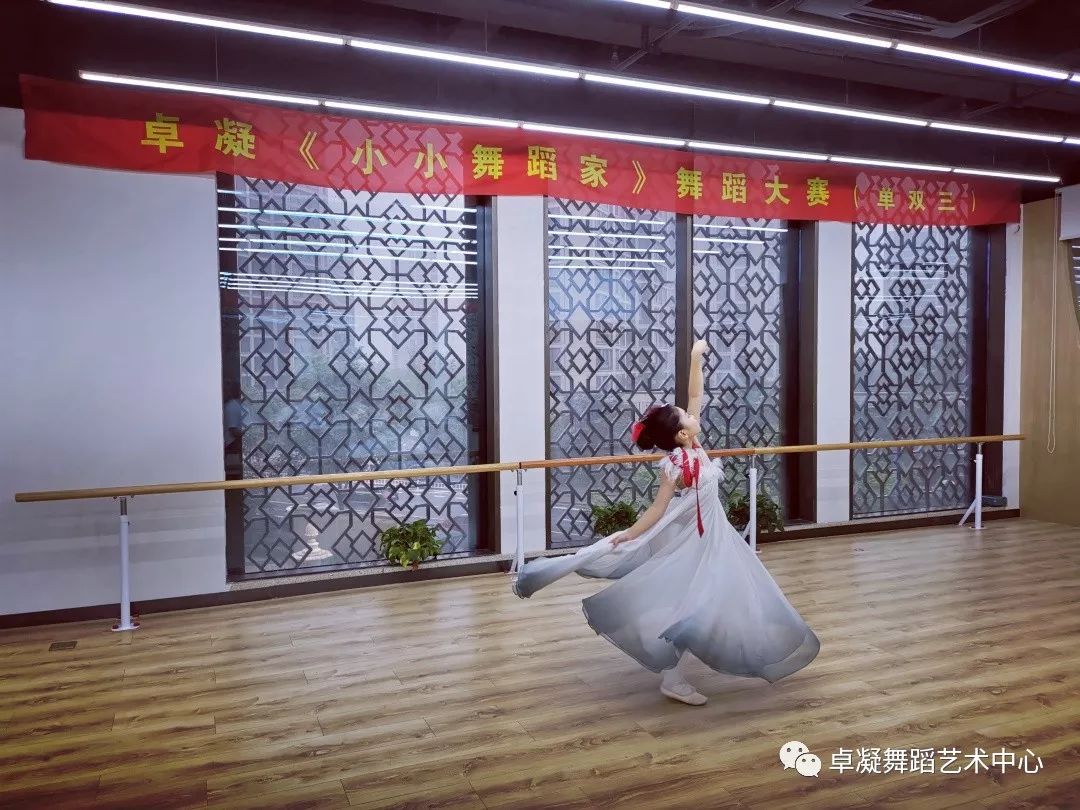 为什么这样红》李筱芊《山南笠影》沈欣恬《沙漠之花》陈鑫茹铱《苗妞