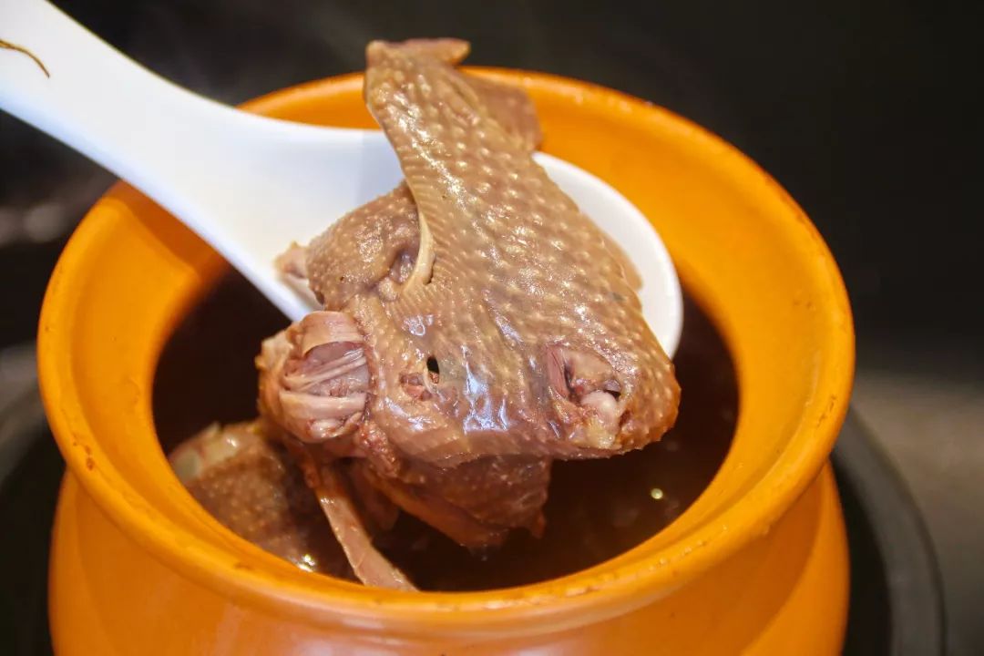 南园菜场附近突然开了家清爽好味的瓦罐汤广电员工放弃食堂频频打卡