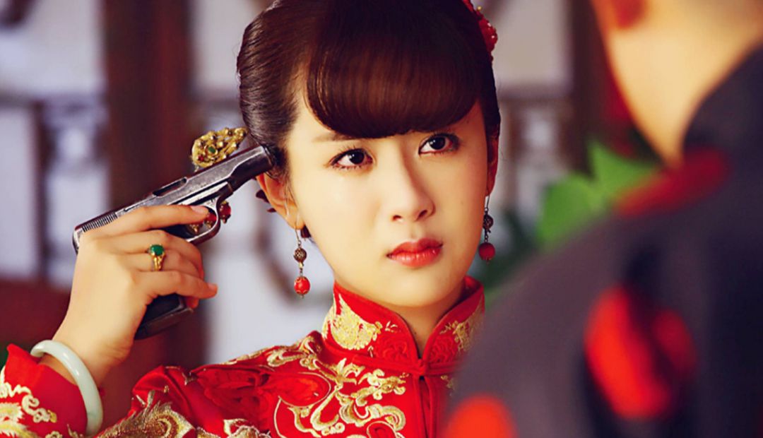 原创刘亦菲的“蝴蝶背”，杨幂的“蚂蚁腰”，镜头穿帮依然很美！