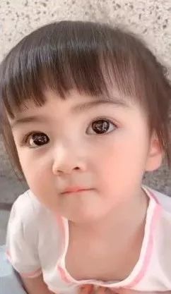                     孩子生下来太丑先别急着扔，请再给他们一次机会！