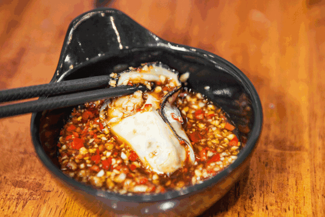 抖音11w的网红高压锅生蚝登陆平顶山宵夜潮人的你还不去打卡吗