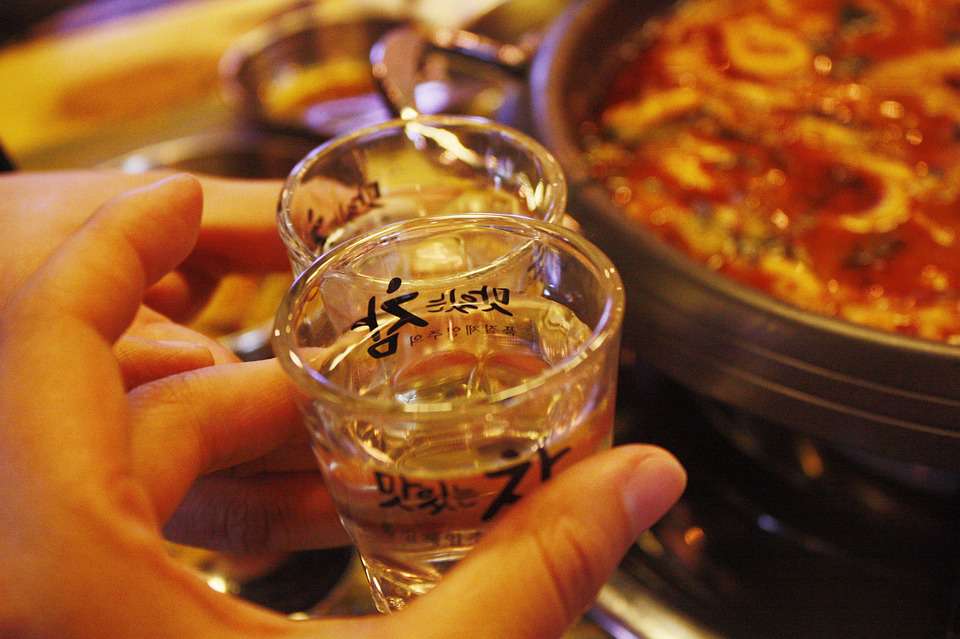                     爸爸睡太死，压死仅41天大儿子！你的忽视是宝宝的致命杀手...