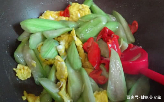 丝瓜配什么菜炒合适 73116a824e92463b9549aac4c4afd520.jpeg