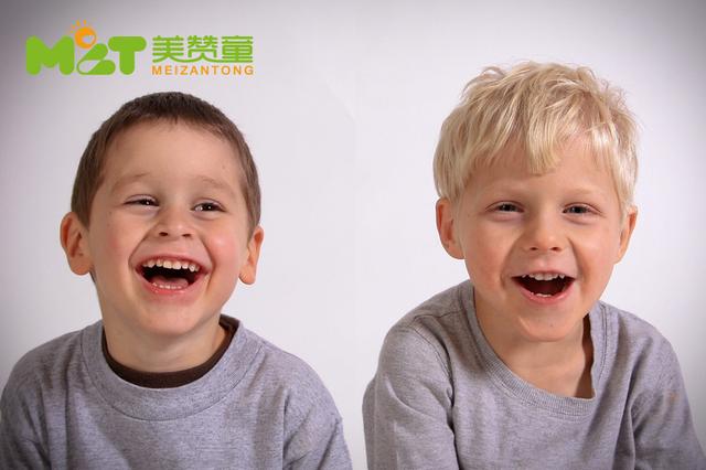 父母在全脑开发过程中,应注意孩子几大变化 博九娱乐在线