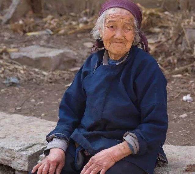 大妈:不管当初疼爱哪个孩子,30年后最孝顺的总是这个,别疼错人 金沙网站注册