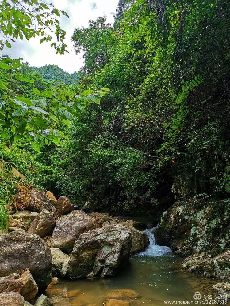 大田屏山境内竟有这么一条山涧,可以与九寨沟媲美!