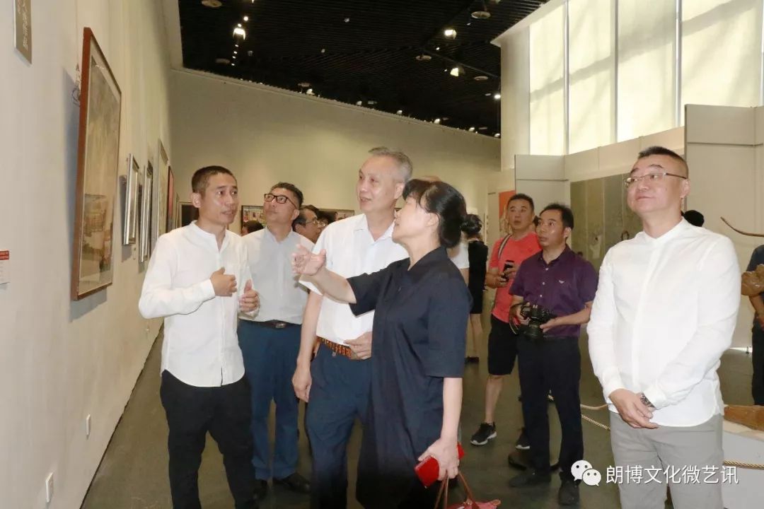 人民共和国成立70周年广西新时代人物画创作作品展在广西美术馆开展