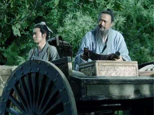 康熙祭拜孔子,到墓前不肯下跪,官员遮住一字,康熙才同意下跪 dafa888黄金版