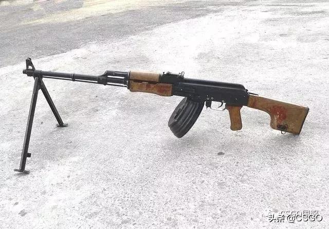 「男人枪」ak-47,m16,81式步枪登场!冷战期间的世界名