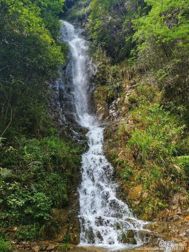 大田屏山境内竟有这么一条山涧,可以与九寨沟媲美!