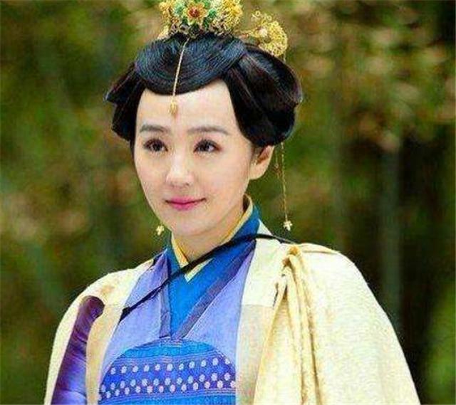 贵族女看不上富家子,偏要嫁看大门卫兵,别人取笑她,后成皇太后 腾博游戏电子游艺