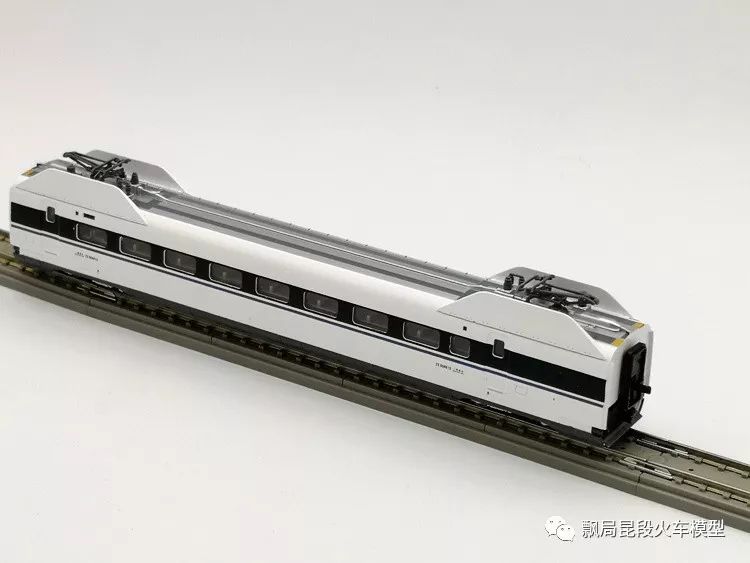 crh380a采用了铝合金空心型材车体,低阻力流线型头