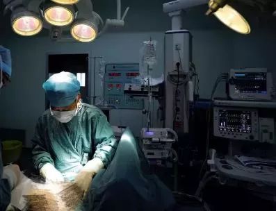 4岁女童连做3次手术才保命,只因抠破蚊子包”…… bbin体育