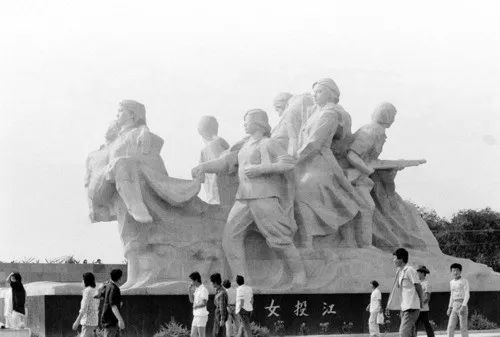 “英特纳雄耐尔，就一定要实现！”