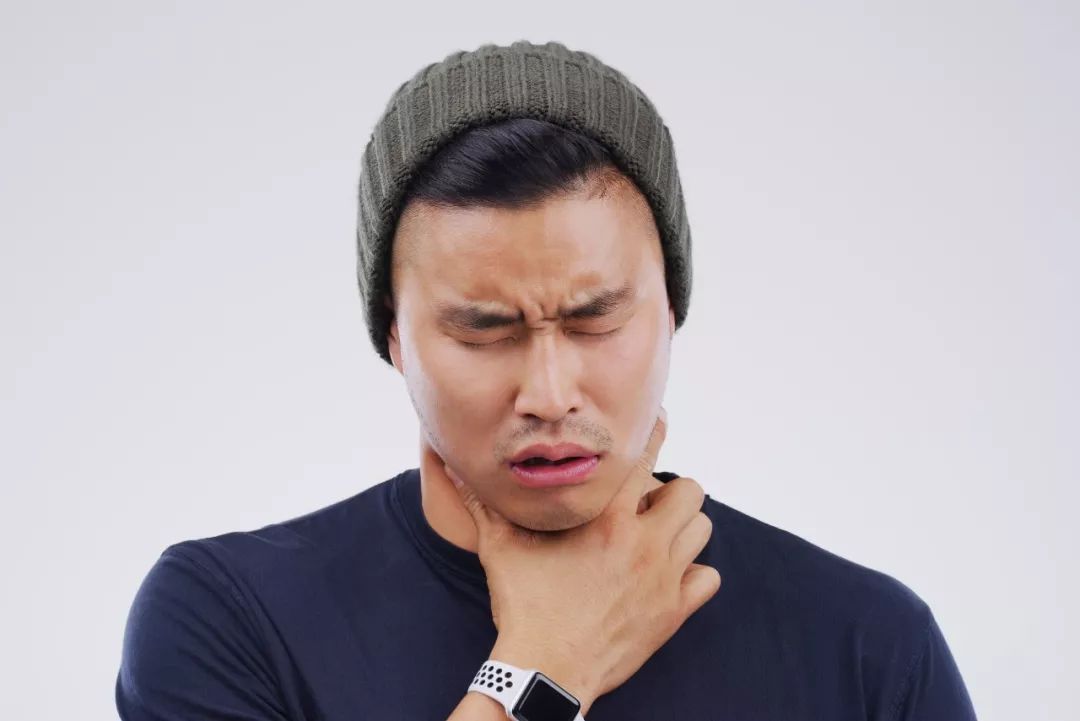 硬一点的菜就咽不下去!男子以为得食道癌,医生却说和手机有关