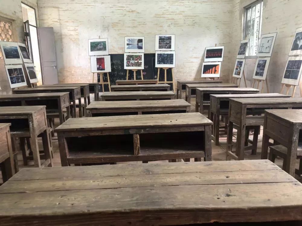 近年由于农村学校合并后闲置.