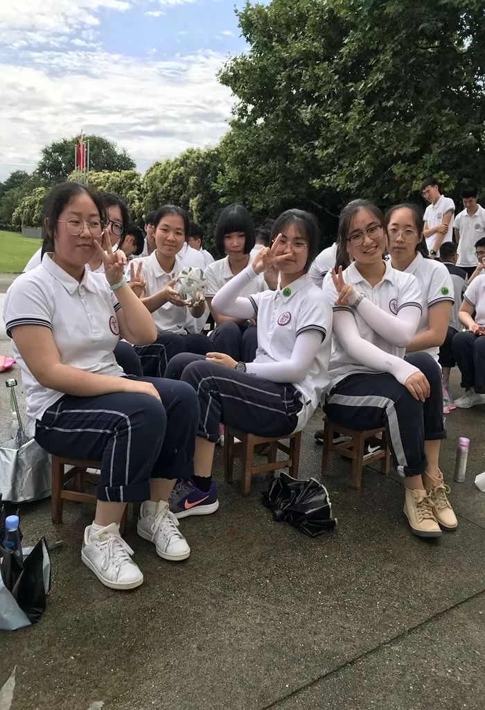 【年级部】以膏沃之地 育辛勤之果——奉贤中学2020届