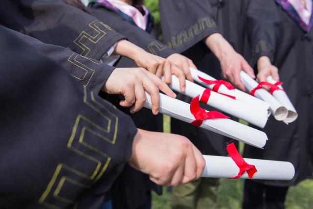 大学录取通知书”有啥用除了开学报到,隐形作用”更有价值 yg电子牛牛网站