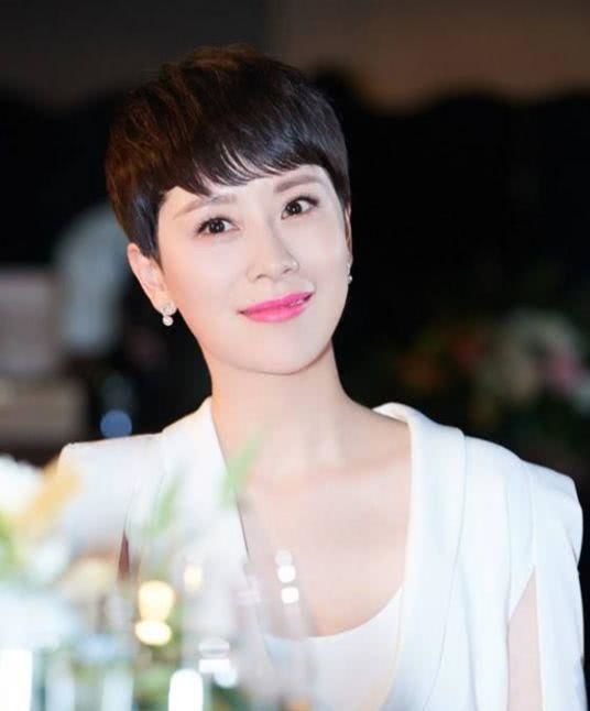 海清为何一直以短发示人?当她的长发照曝光,网友:还是