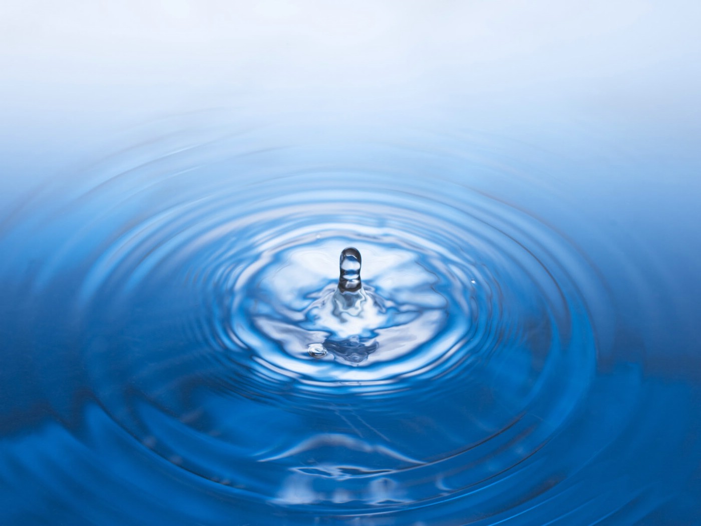 梦见水的预兆，探索梦境中的水流与心灵深处的对话