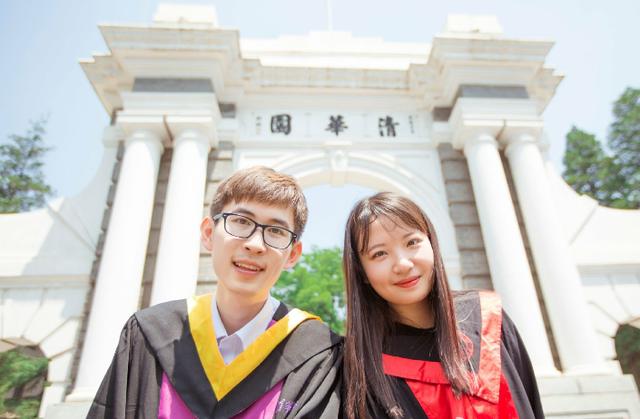 2019清华大学毕业照与普通大学就是不一样网友自带光环