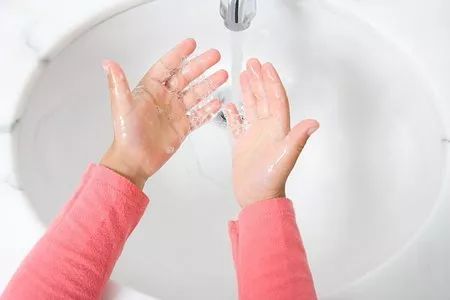                     原创            夏季腹泻高发期又到了，妈妈们是时候补一波知识了