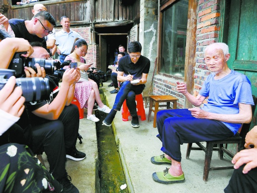 【壮丽70年·奋斗新时代——记者再走长征路】一担皮箩 澳门百家乐代理