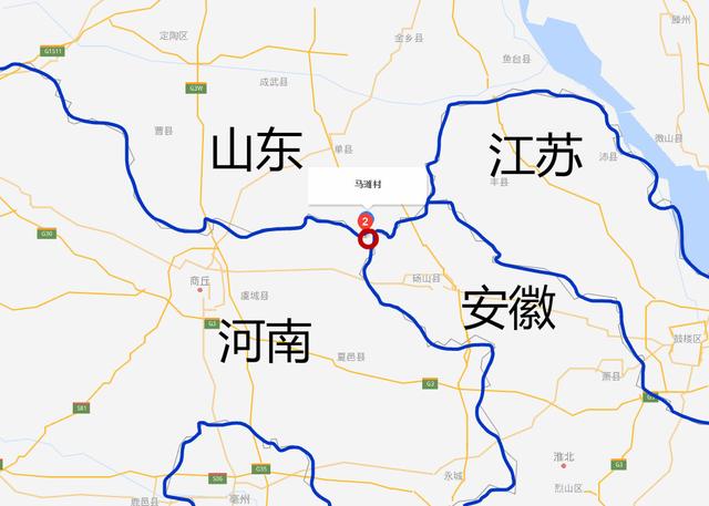 其地处河南,山东,安徽三省交界地带,北面一部分与山东的单县接壤,一