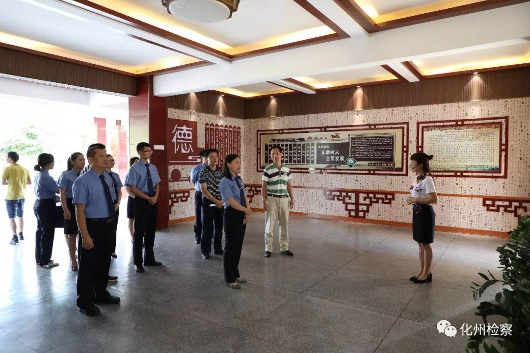 春风十里,不如守护有你。 亚洲 自拍 色综合图 区 p