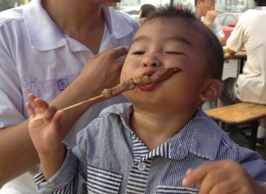                     劝告：3岁前，3种食物不是疼孩子，是“坑娃”，还有家长不自知