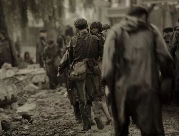 内有福利 | 电影【唐山大地震】今晚见,勾起当代